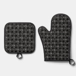 Double Spiral Celtic Pattern Oven Mitt &amp; Pot Holder Set