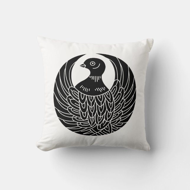 Dove circle throw pillow (Front)