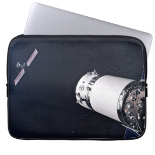 Dragon Xl Spacecraft Approaching A Lunar Gateway. Laptop Sleeve