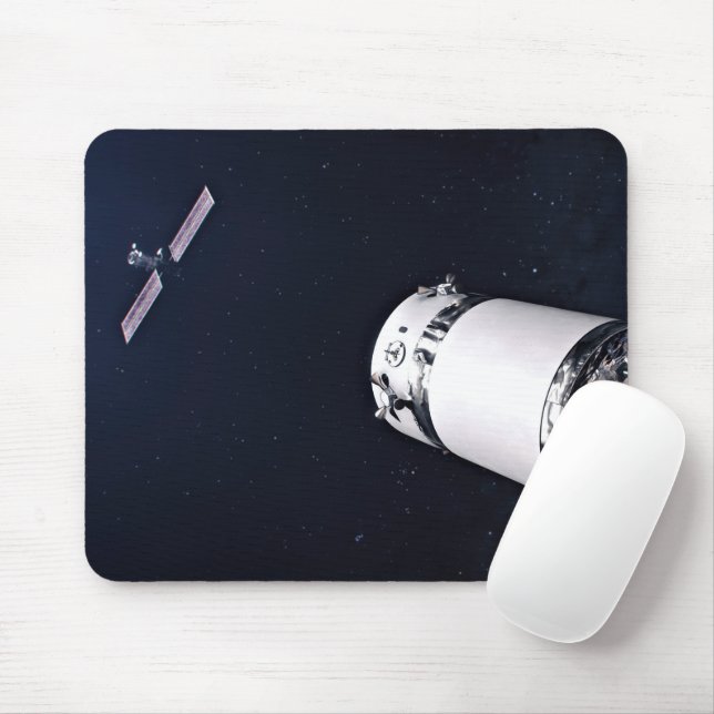 Dragon Xl Spacecraft Approaching A Lunar Gateway. Mouse Pad (With Mouse)