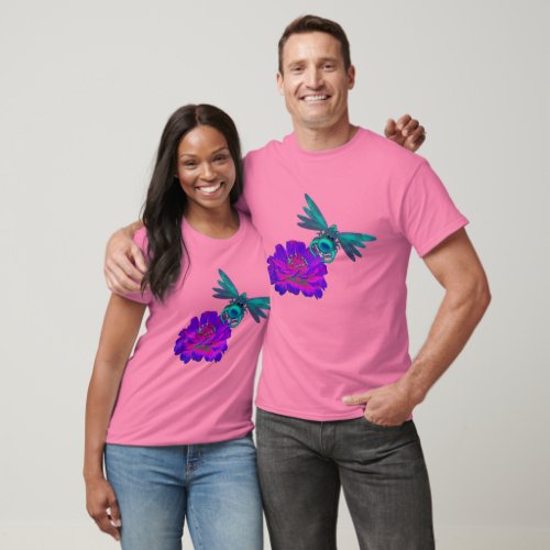 Dragonfly And Zinnia Flower  T_Shirt