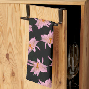Dramatic Daisy Flower Pattern Kitchen Towel