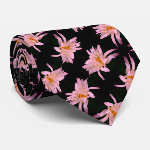 Dramatic Daisy Flower Pattern      Neck Tie