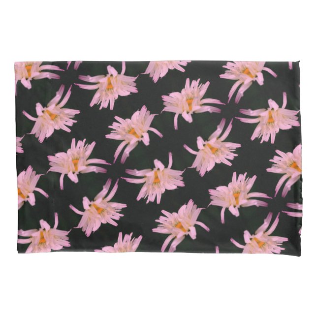 Dramatic Daisy Flower Pattern Pillow Case (Front)