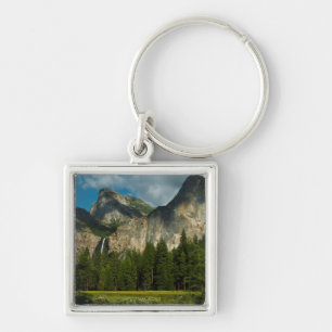 Dramatic View Of Yosemite Valley From The Gates Keychain