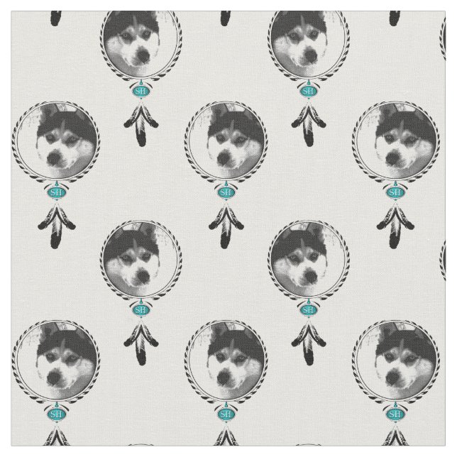 Dreamcatcher Husky Medaillon with eagle feathers Fabric (Close Up)