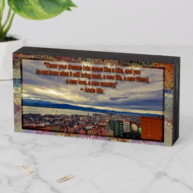 Dreams Quote Wooden Box Sign (In Situ Horizontal)