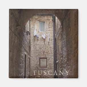 Drying laundry in Tuscany text magnet