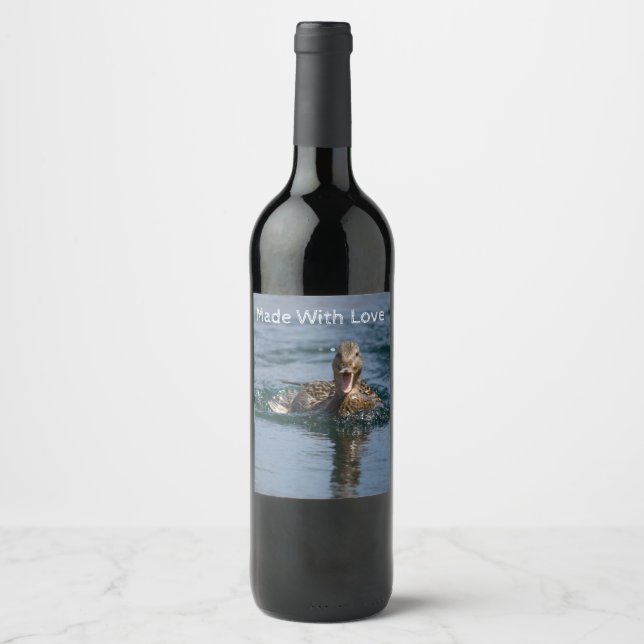 Duck with beak open              wine label (Front)