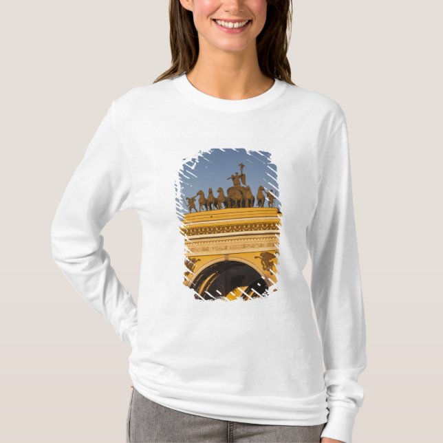 Dvortsovaya Square, Triumphal Arch, sunset T-Shirt (Front)