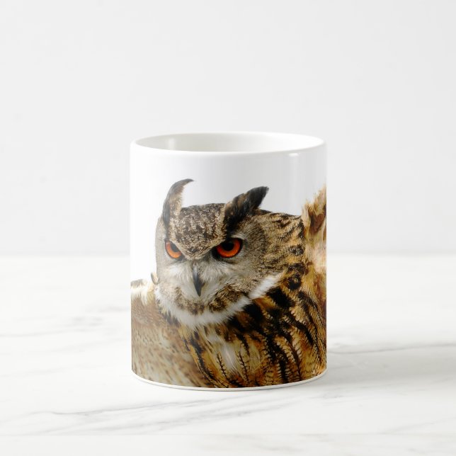Eagle owl in flight mug (Center)
