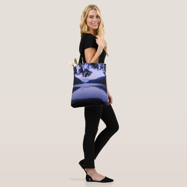 Early morning peace...... tote bag (On Model)