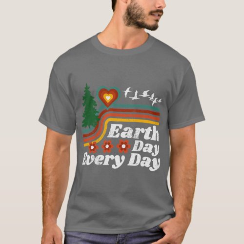 Earth Day Everyday Vintage 70s Cute Retro Vintage  T_Shirt