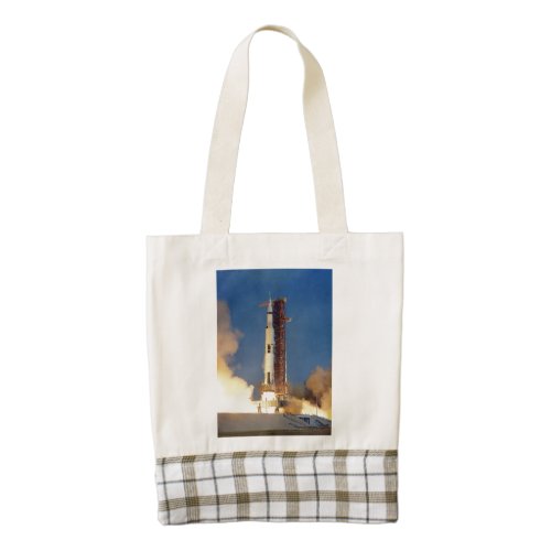 Earth Shakes as Saturn V Blazes Skyward to Moon Zazzle HEART Tote Bag