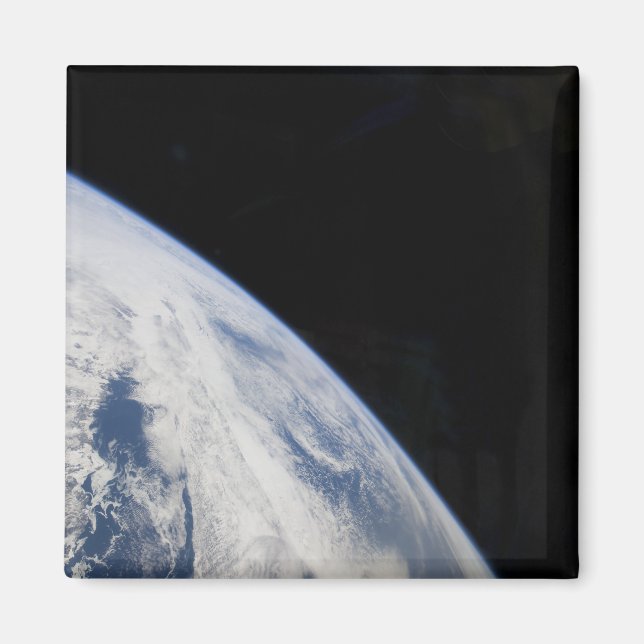 Earth's horizon and the blackness of space magnet (Front)