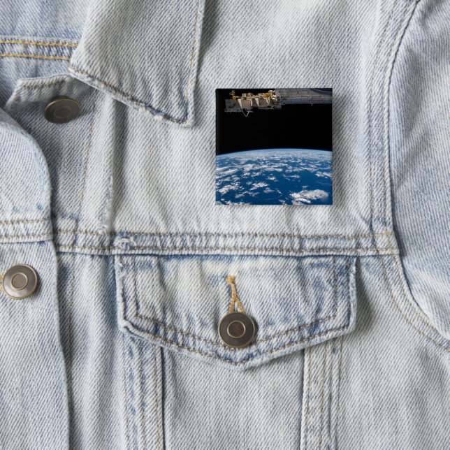 Earth's Limb, Or Horizon Button (In Situ)