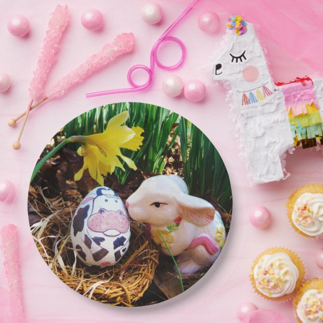 Easter Bunny kissing Cow Egg Paper Plates (Party)