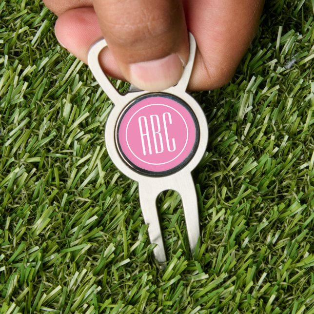 Easy design unique personalized monogrammed  divot tool (Insitu 1)