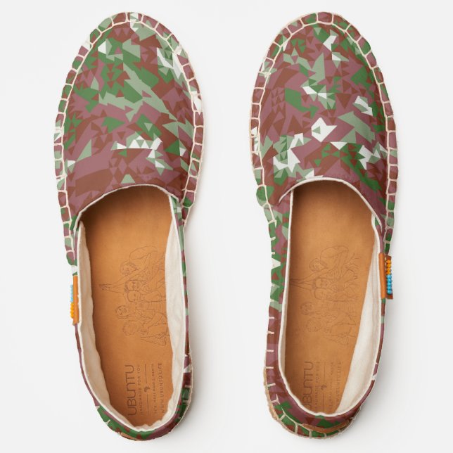 Eclectic Mod Retro Geometric Christmas Pattern Espadrilles (Front)