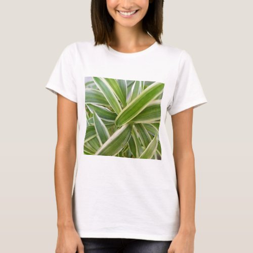Effortless Chic Womens Leaf Design T_Shirt