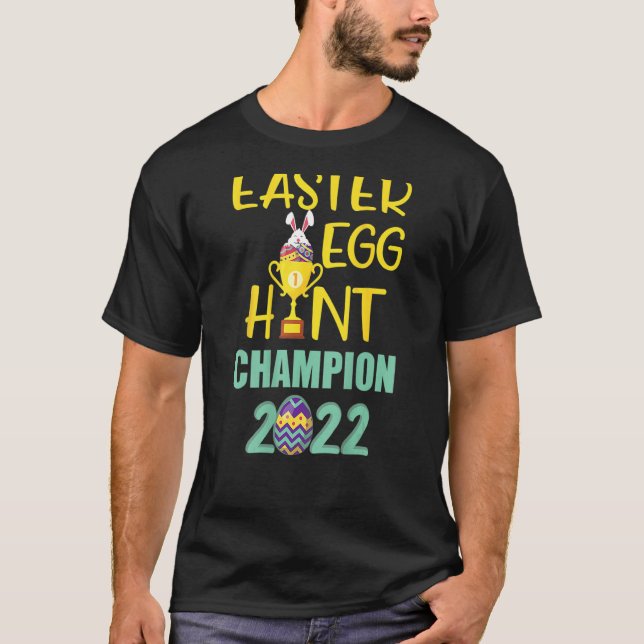 Egg hunt champion 2022 Easter Pregnancy Announceme T-Shirt (Front)
