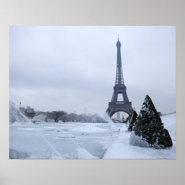 Eiffel tower in winter poster (Front)