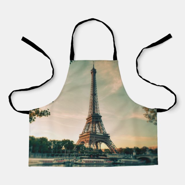 Eiffel tower throw pillow apron (Front)