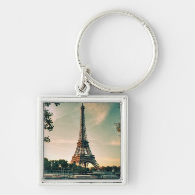 Eiffel tower throw pillow keychain (Front)
