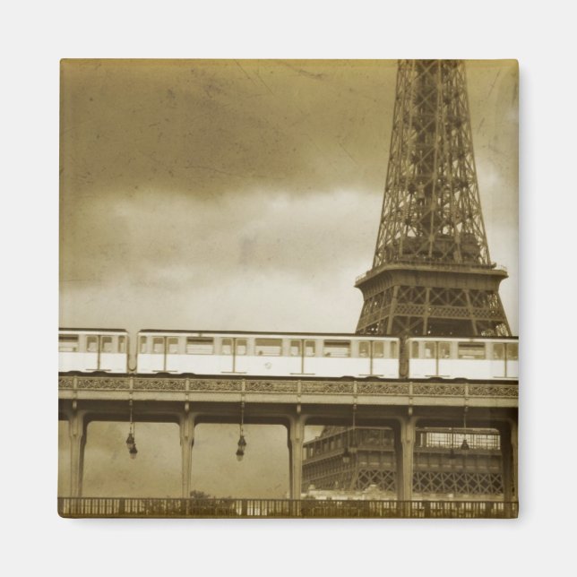 Eiffel Tower Vintage Magnet (Front)