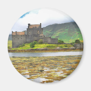 Eilean Donan Castle color Magnet