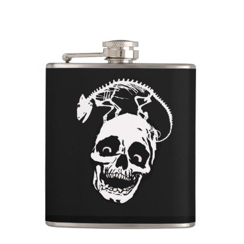 Ein Flachmann mit Totenkopf und Katzengerippe Flask