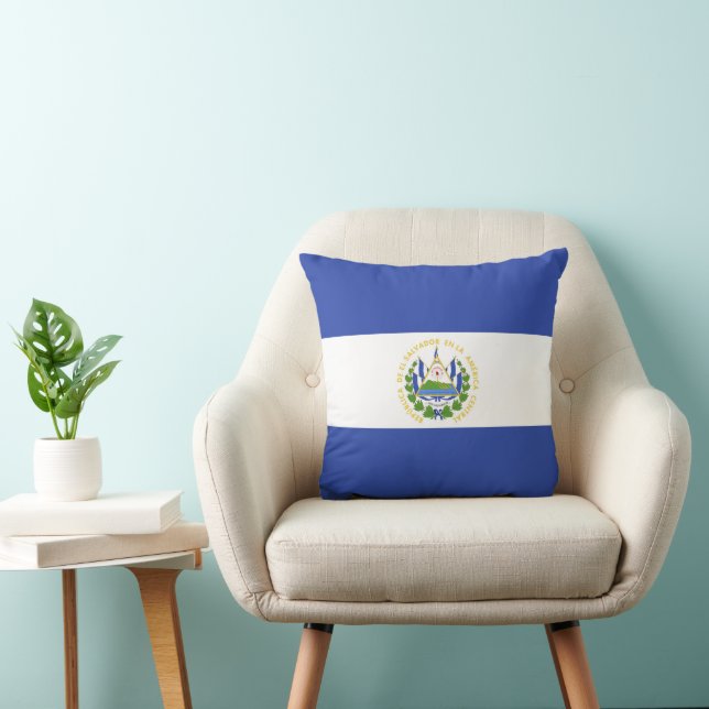 El Salvador flag Throw Pillow (Chair)