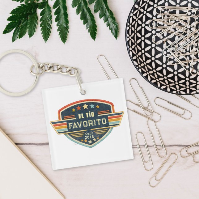 El Tío Favorito Custom Year Retro Patch Design Keychain (Creator Uploaded)
