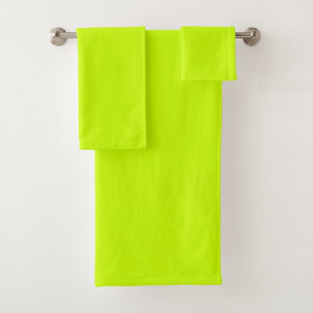 Electric Lime Solid Color Bath Towel Set (Insitu)