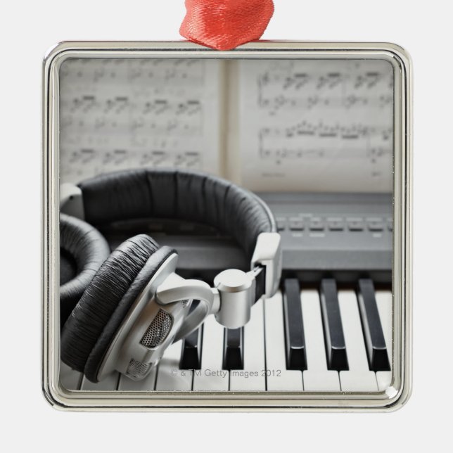 Electric Piano Keyboard Metal Ornament (Front)
