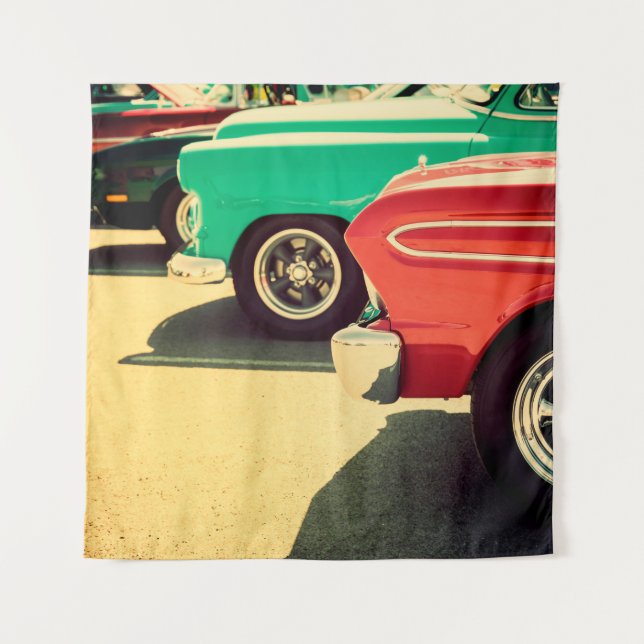 Electronic musical keyboard synthesizer with white tapestry (Front)