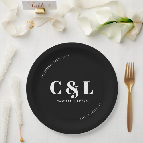 Elegant and trendy wedding paper plates