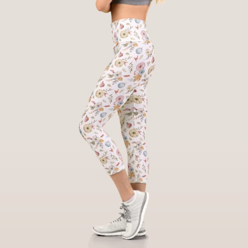 Elegant Autumn Watercolor Pattern Capri Leggings