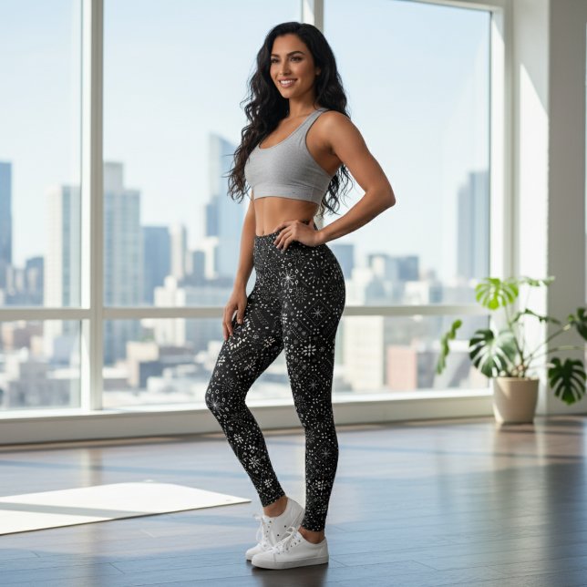 Elegant Black and White Snowflake Pattern Leggings (Creator Uploaded)