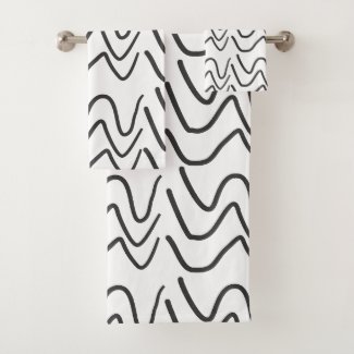 Elegant Black and White Wavy Stripe Pattern