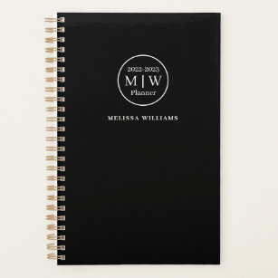  Monogram P Any Day Planner Notebook: Blank Scheduler Organizer  (Monogram Verdant 150 Planner): 9781548684051: Services, N.D. Author: Books