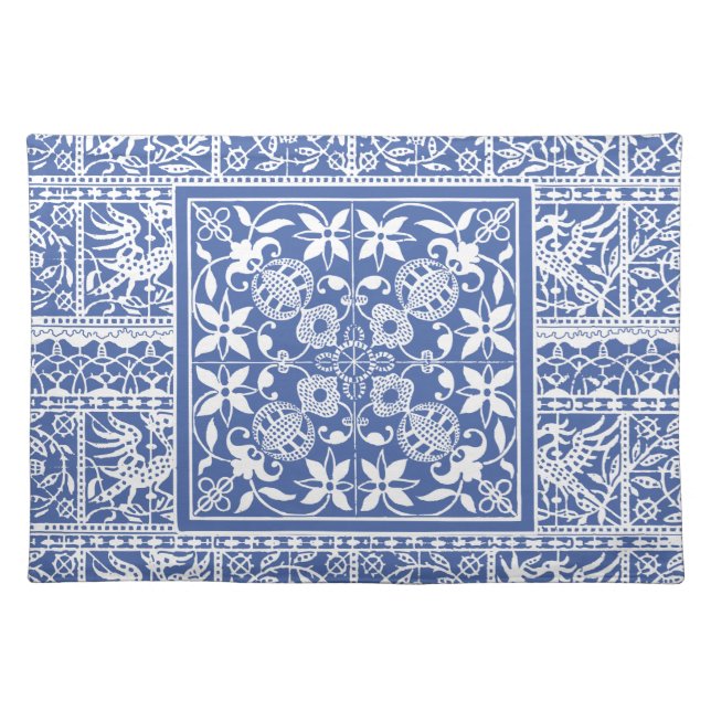 Elegant Blue and White Renaissance Lace Cloth Placemat (Front)