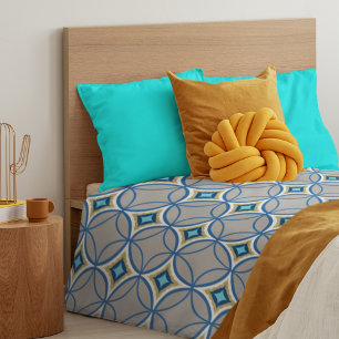 Elegant Blue & Gold shippo pattern on gray  Duvet Cover