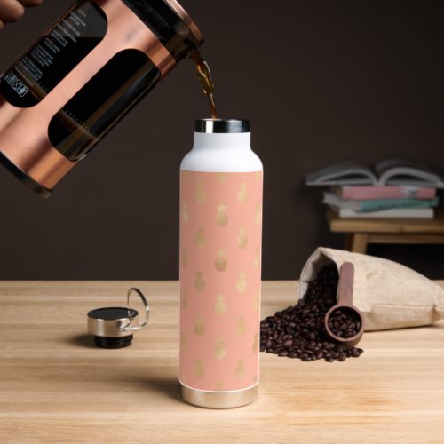 Elegant Coral Pink and Gold Pineapple Pattern   Water Bottle