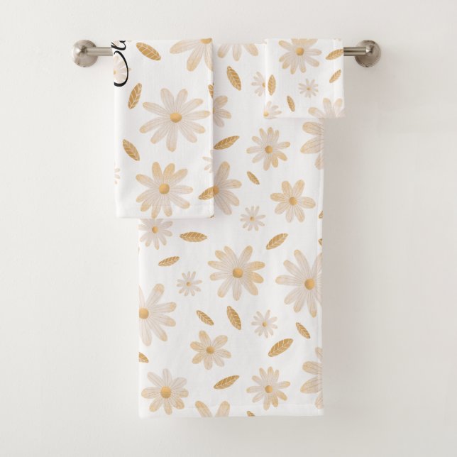 Elegant Daisy Hues Personalised Bath Towel Set (Insitu)