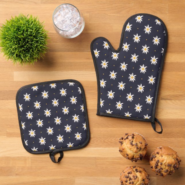 Elegant Edelweiss Oven Mitt & Pot Holder Set (Top Down)