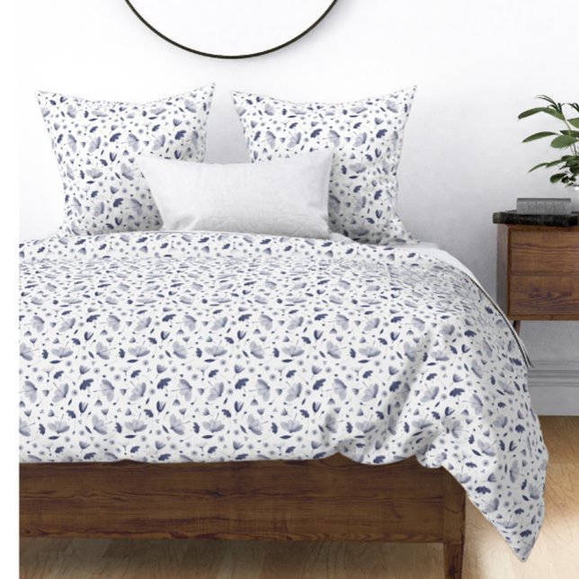 Elegant Floral Pattern Dark Blue and White Duvet Cover (Creator Uploaded)