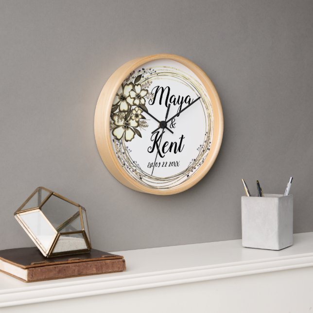 Elegant Floral Wreath  Wedding   Clock (Office)