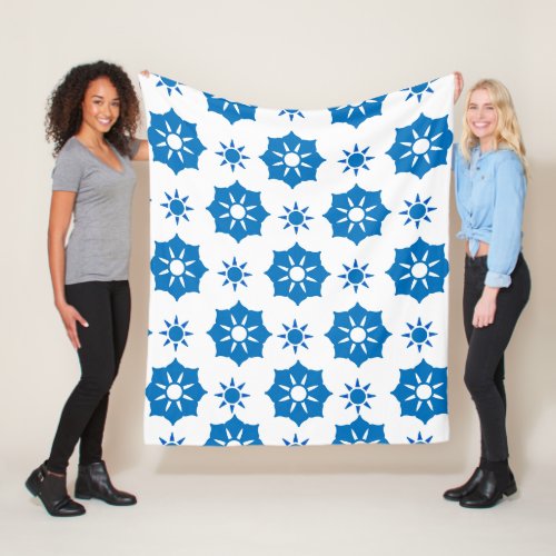 Elegant Geometric Floral Blue And White Pattern Fleece Blanket