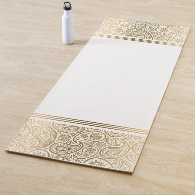 Elegant gold paisley pattern yoga mat (In Situ)